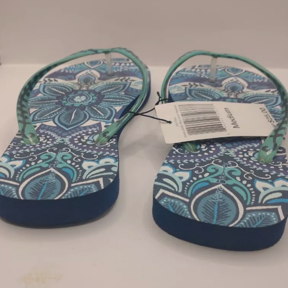NWT Women's Vera Bradley Blue Island Medallion Flip-flops - Picture 8 of 10
